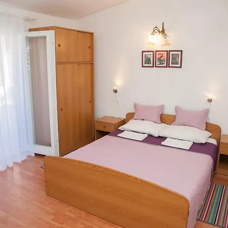 Smail Apartment Pag Town